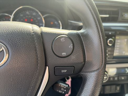 Used 2015 Toyota Corolla LE FWD image 26