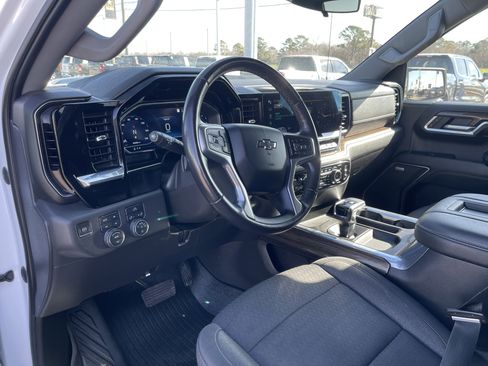 Used 2022 Chevrolet Silverado 1500 LT Trail Boss w/ Convenience Package II image 14