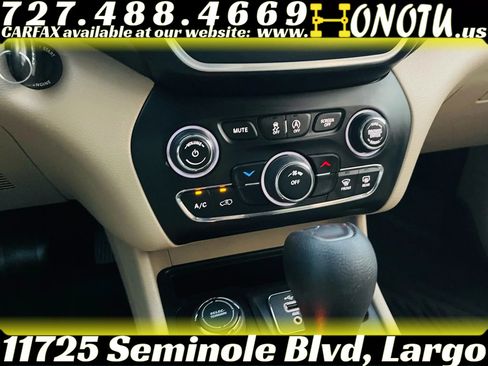 Used 2019 Jeep Cherokee Latitude w/ Popular Appearance Group AWD/4WD image 35