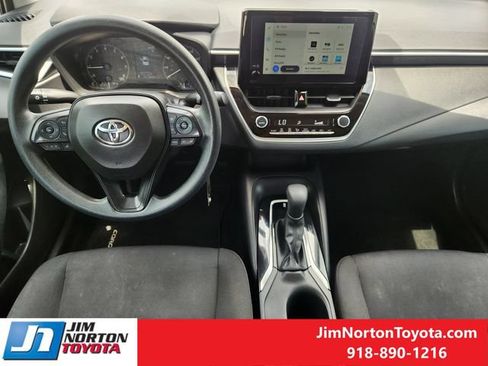 Used 2025 Toyota Corolla LE FWD image 25