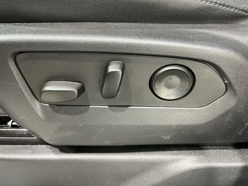 Certified 2022 GMC Sierra 1500 Elevation w/ Elevation Premium Package image 18