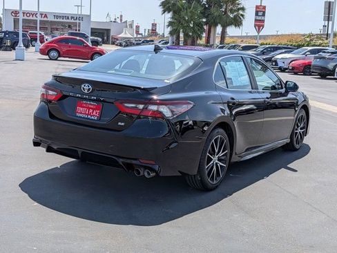 Used 2024 Toyota Camry SE w/ Cold Weather Package FWD image 9