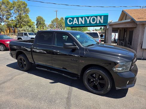 Used 2016 RAM 1500 Express w/ Black Ram 1500 Express Group AWD/4WD image 3