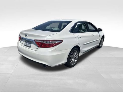 Used 2017 Toyota Camry XLE FWD image 12
