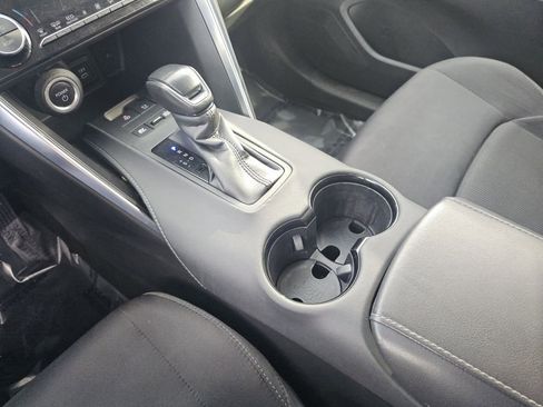 Used 2024 Toyota Venza LE image 31