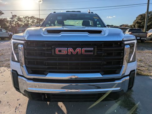 Used 2024 GMC Sierra 2500 Pro w/ Convenience Package image 9