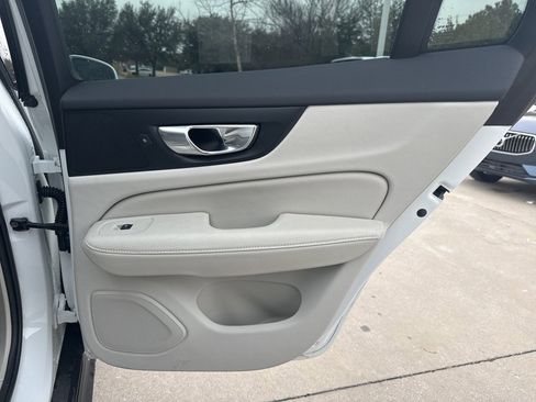 Used 2022 Volvo V60 T5 Cross Country w/ Advanced Package image 15