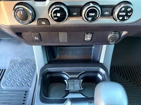 Used 2017 Toyota Tacoma SR5 w/ Tow Package image 18