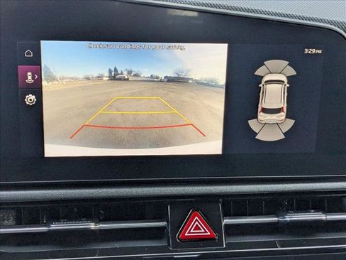 Used 2023 Kia Niro SX Touring image 17