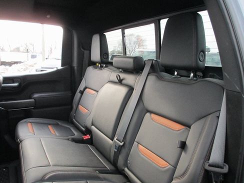 Certified 2022 GMC Sierra 1500 AT4 w/ AT4 Premium Package image 19