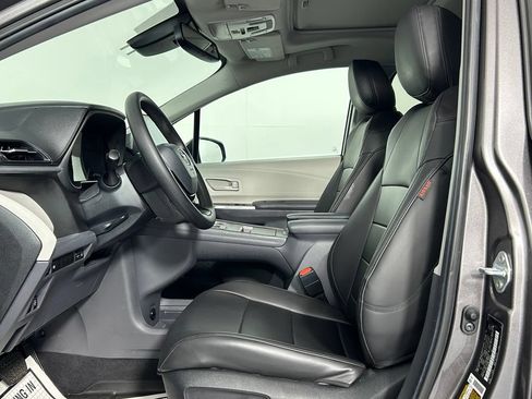 Used 2024 Toyota Sienna LE w/ LE Plus Package AWD/4WD image 28