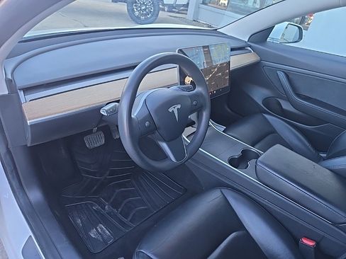 Used 2020 Tesla Model 3 Standard Range Plus image 34