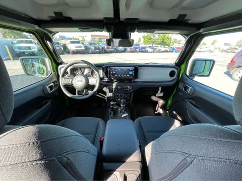 New 2025 Jeep Gladiator Sport image 14