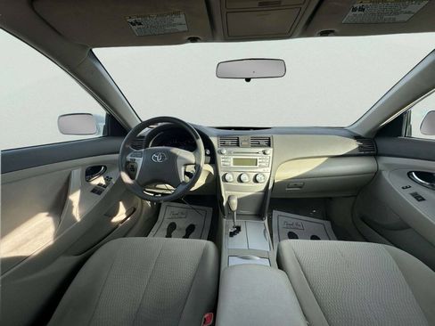 Used 2011 Toyota Camry LE image 17