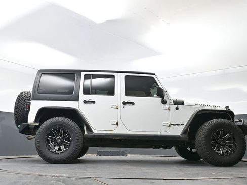 Used 2016 Jeep Wrangler Unlimited Rubicon w/ Connectivity Group image 23