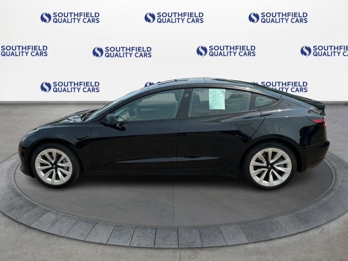 Used 2022 Tesla Model 3 Long Range AWD/4WD image 3