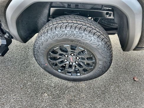 New 2026 GMC Canyon Elevation w/ Convenience Package image 12