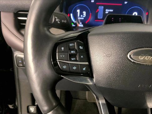 Used 2025 Ford Explorer Platinum w/ LUX Leather Package AWD/4WD image 18