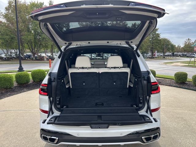Certified 2025 BMW X7 M60i AWD/4WD image 23
