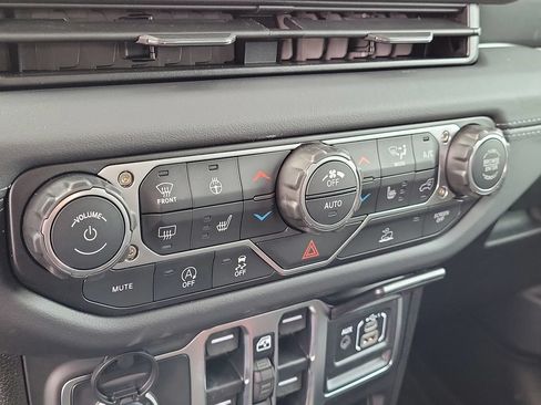New 2026 Jeep Gladiator Sport AWD/4WD image 29