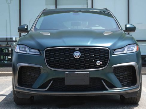 Used 2022 Jaguar F-PACE SVR AWD/4WD image 3