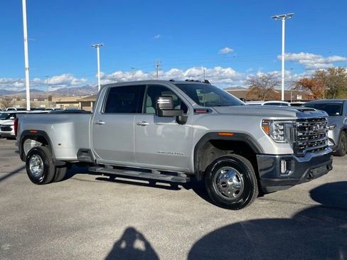 Used 2022 GMC Sierra 3500 SLE w/ SLE Convenience Package image 4