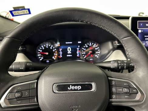Used 2024 Jeep Compass Limited image 13
