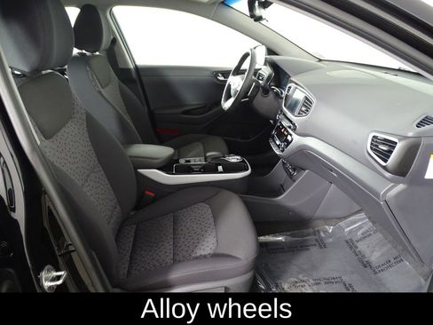 Used 2019 Hyundai Ioniq Electric image 14