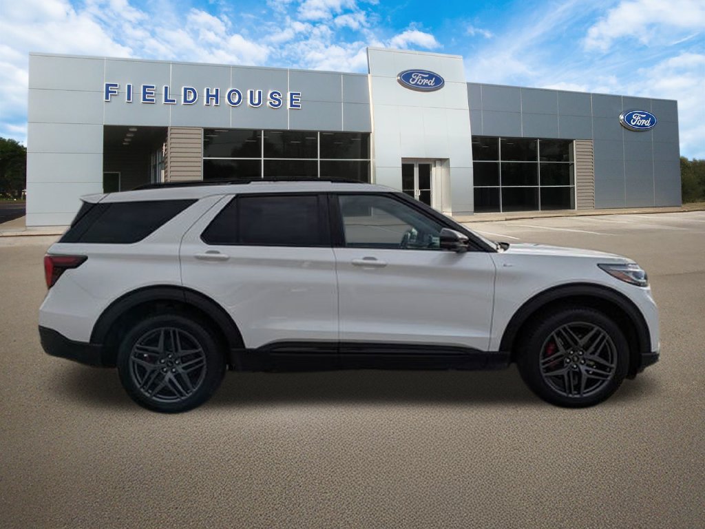 Used 2025 Ford Explorer ST-Line w/ ST-Line Street Pack AWD/4WD image 11