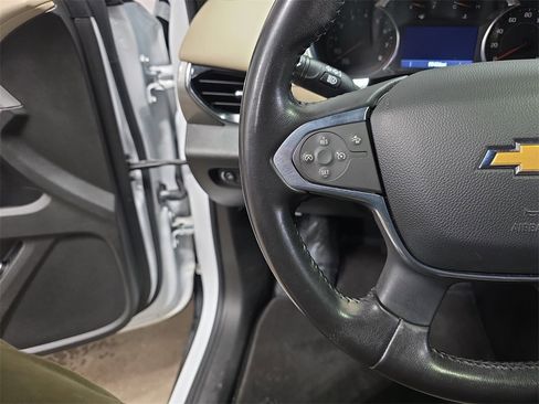 Used 2022 Chevrolet Traverse LT image 18