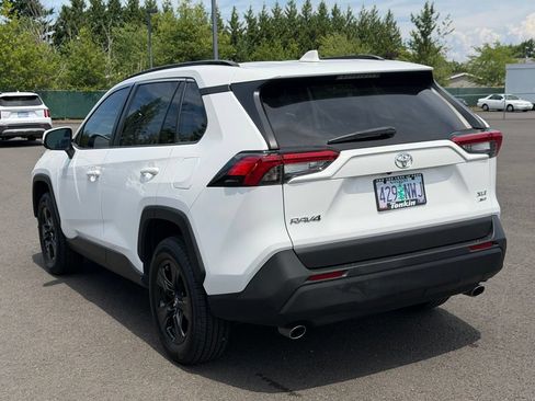 Used 2021 Toyota RAV4 XLE w/ Convenience Package AWD/4WD image 6