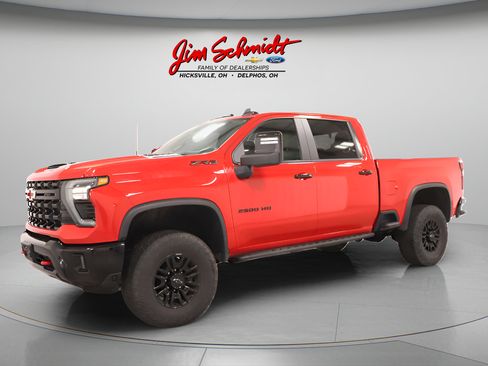Used 2024 Chevrolet Silverado 2500 ZR2 AWD/4WD image 2