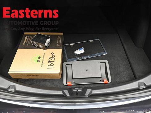 Used 2019 Tesla Model 3 Standard Range image 9