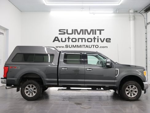 Used 2017 Ford F250 XLT w/ XLT Premium Package AWD/4WD image 1