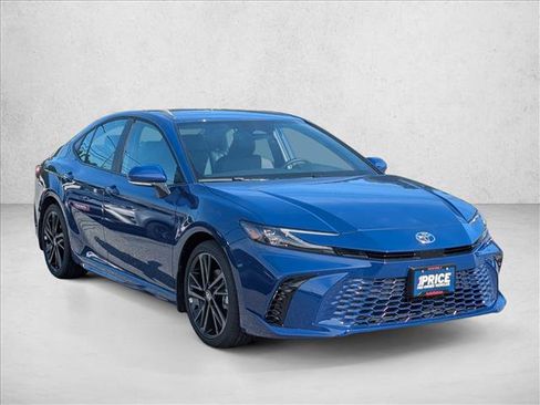 Used 2026 Toyota Camry XSE FWD image 3