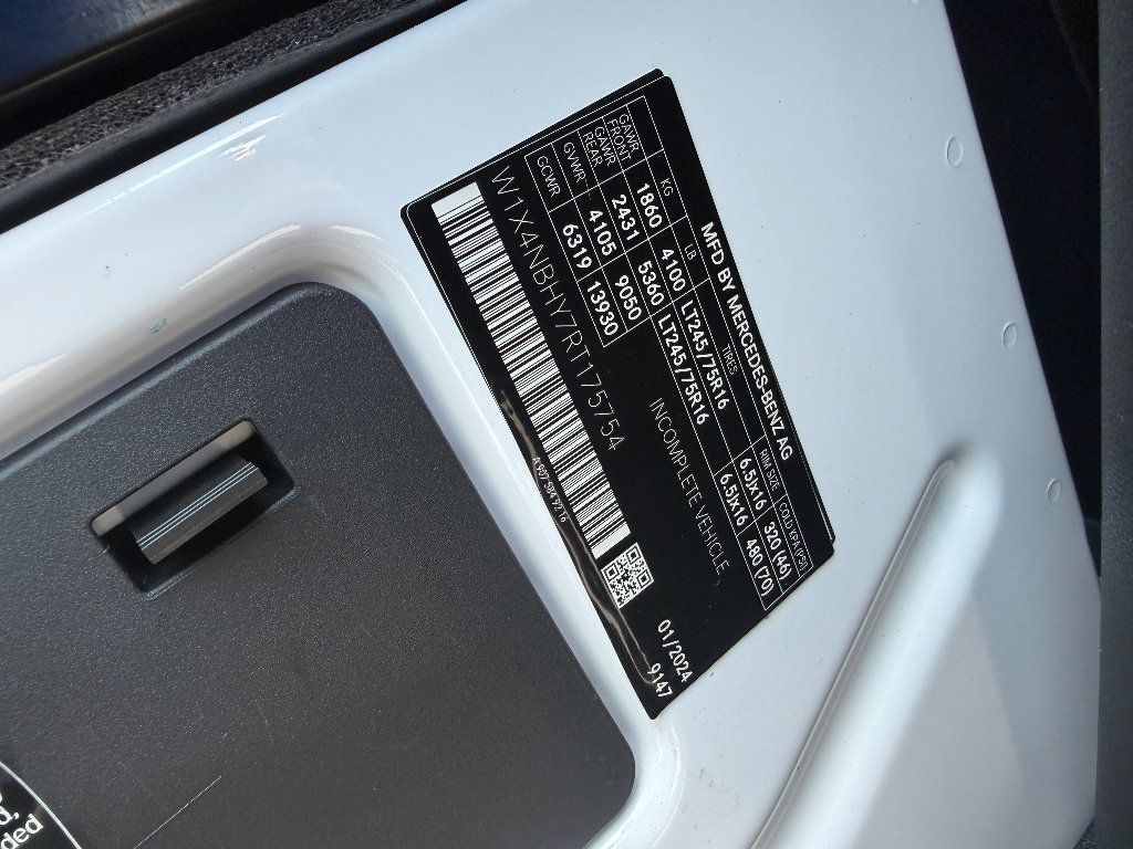 Used 2024 Mercedes-Benz Sprinter 2500 image 26