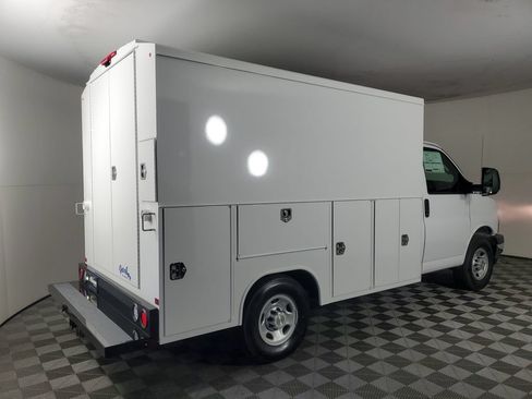 New 2026 Chevrolet Express 3500 w/ Power Convenience Package RWD image 4