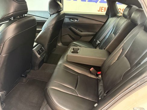 Used 2025 Honda Accord Sport image 16