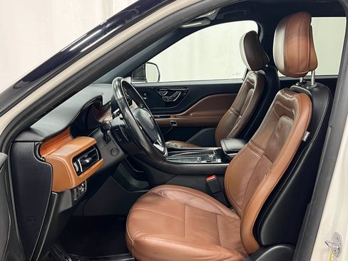 Used 2020 Lincoln Aviator Reserve w/ Elements Package Plus AWD/4WD image 13