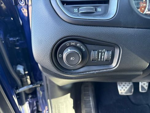 Used 2018 Jeep Renegade Limited AWD/4WD image 13