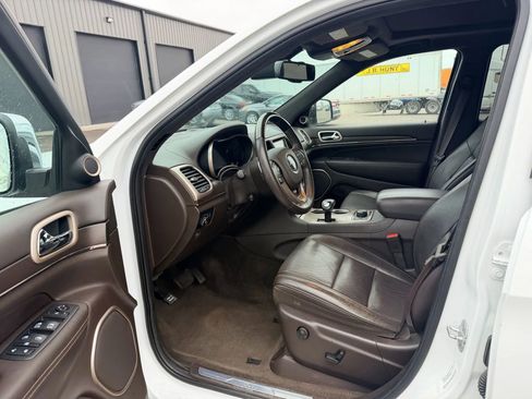 Used 2014 Jeep Grand Cherokee Summit image 9