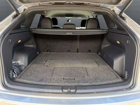 Used 2021 Volkswagen Atlas Cross Sport SE image 21