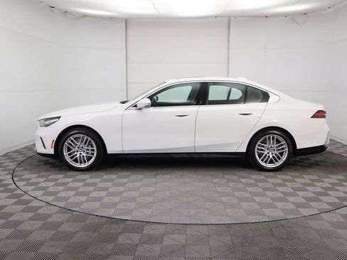 Certified 2025 BMW 530i 530i image 8