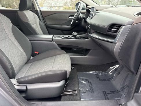 Used 2023 Nissan Rogue SV image 25