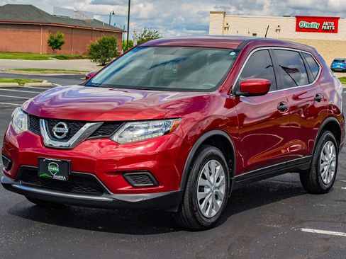 Used 2016 Nissan Rogue S AWD/4WD image 3