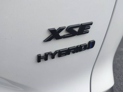Used 2023 Toyota Corolla Cross AWD Hybrid w/ Convenience Package image 34
