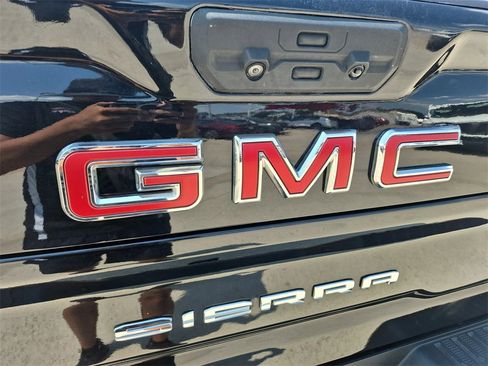 Used 2022 GMC Sierra 2500 AT4 image 29