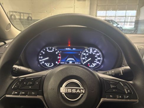 Used 2025 Nissan Sentra SV image 23