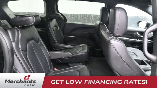 Used 2025 Chrysler Pacifica Select FWD image 10