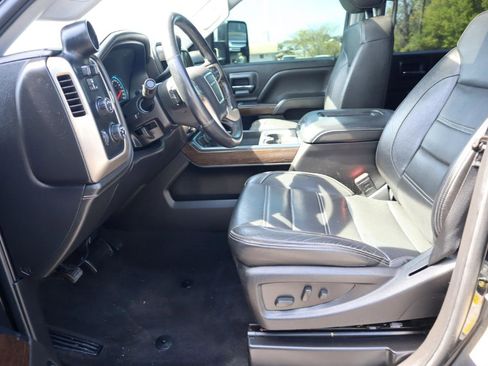 Used 2017 GMC Sierra 2500 Denali w/ Duramax Plus Package image 15